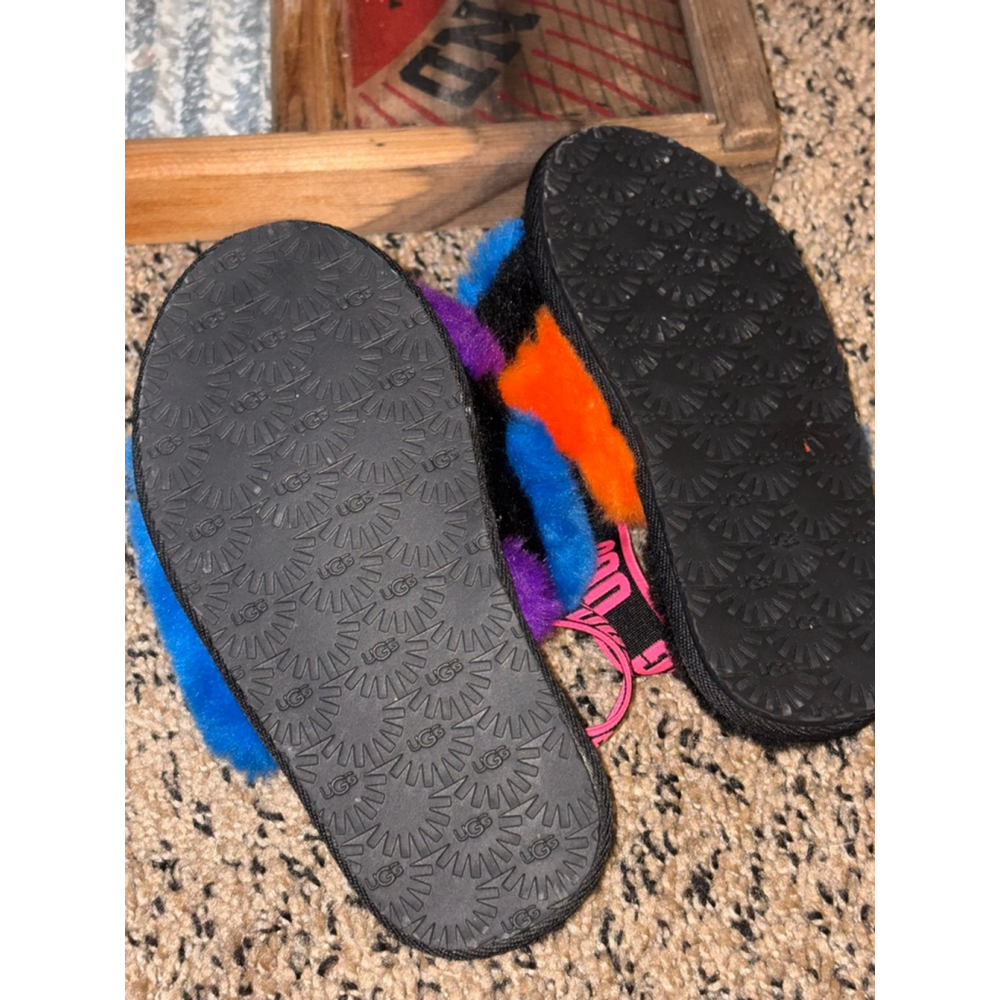 Girl's UGG Fluff Yeah Slippers Black Multi-Color - Picture 6 of 6